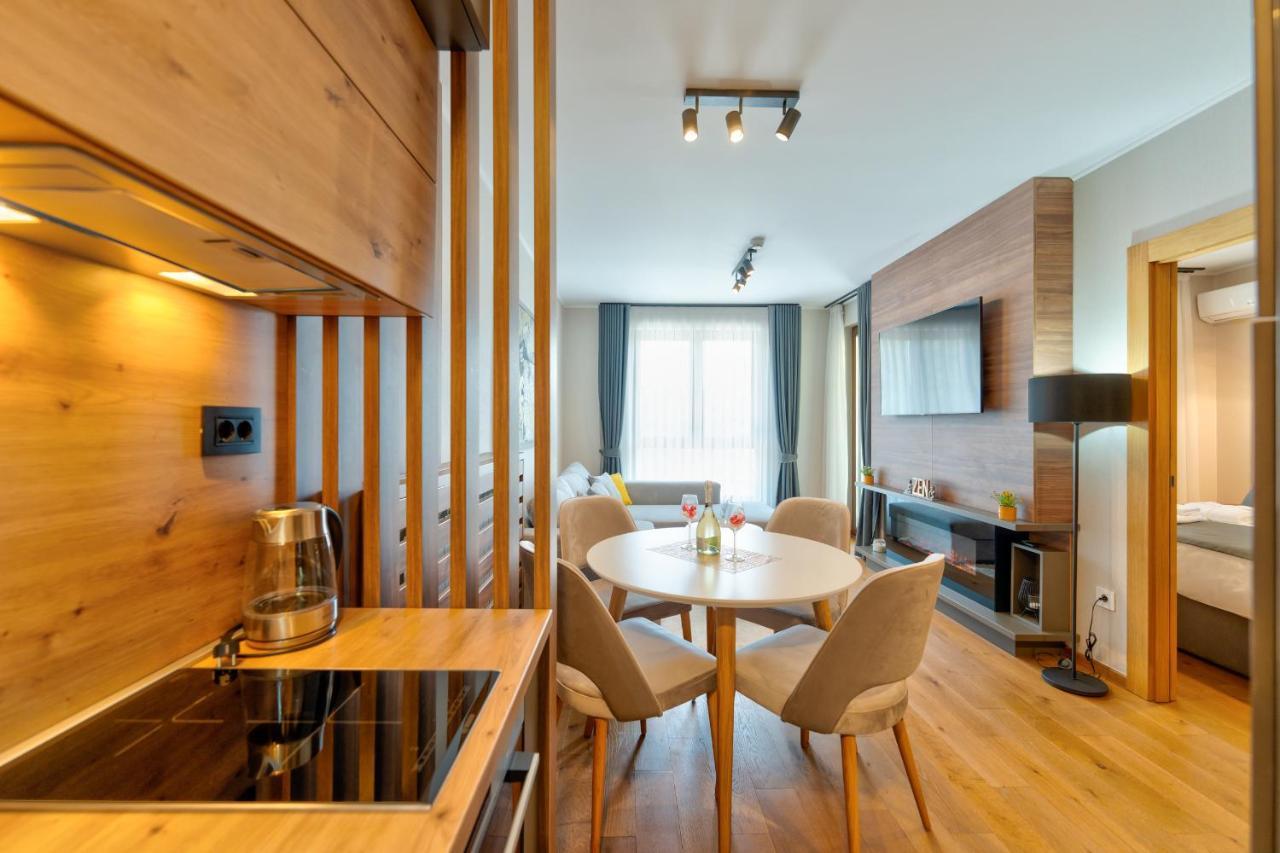 Apartment King's Square Lux 1