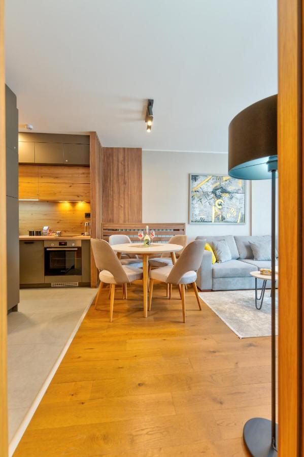 Apartment King's Square Lux 1 *