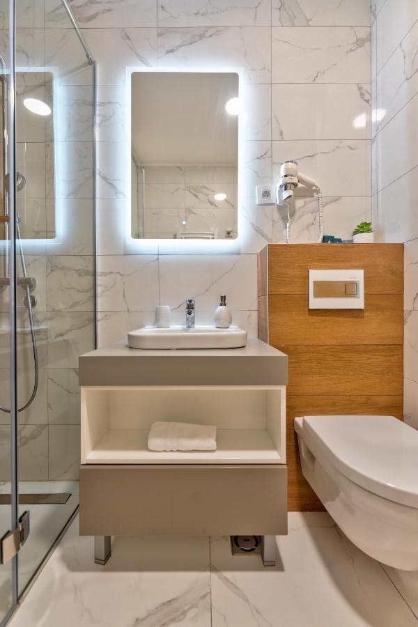 Apartment King's Square Lux 1